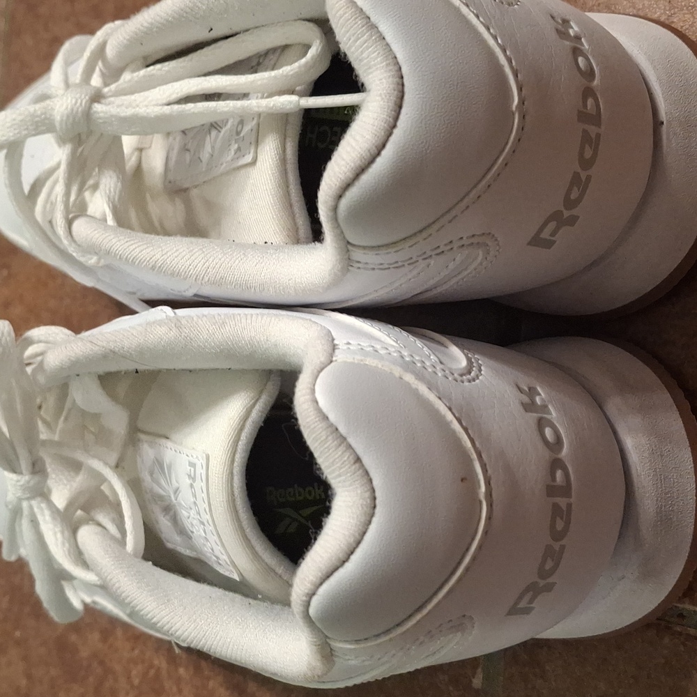 Reebok Size 9 - Picture 3 of 3